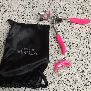 Silicone Eyelash Curler with Refill Pads & Satin Pouch 101